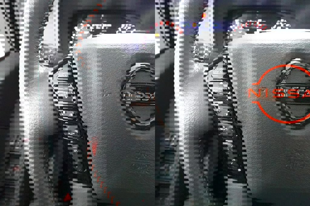 Used 2023 Nissan Frontier PRO-4X w/ Pro Convenience Package image 13