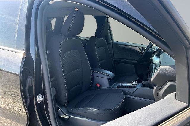 Certified 2025 Ford Escape Active AWD/4WD image 7