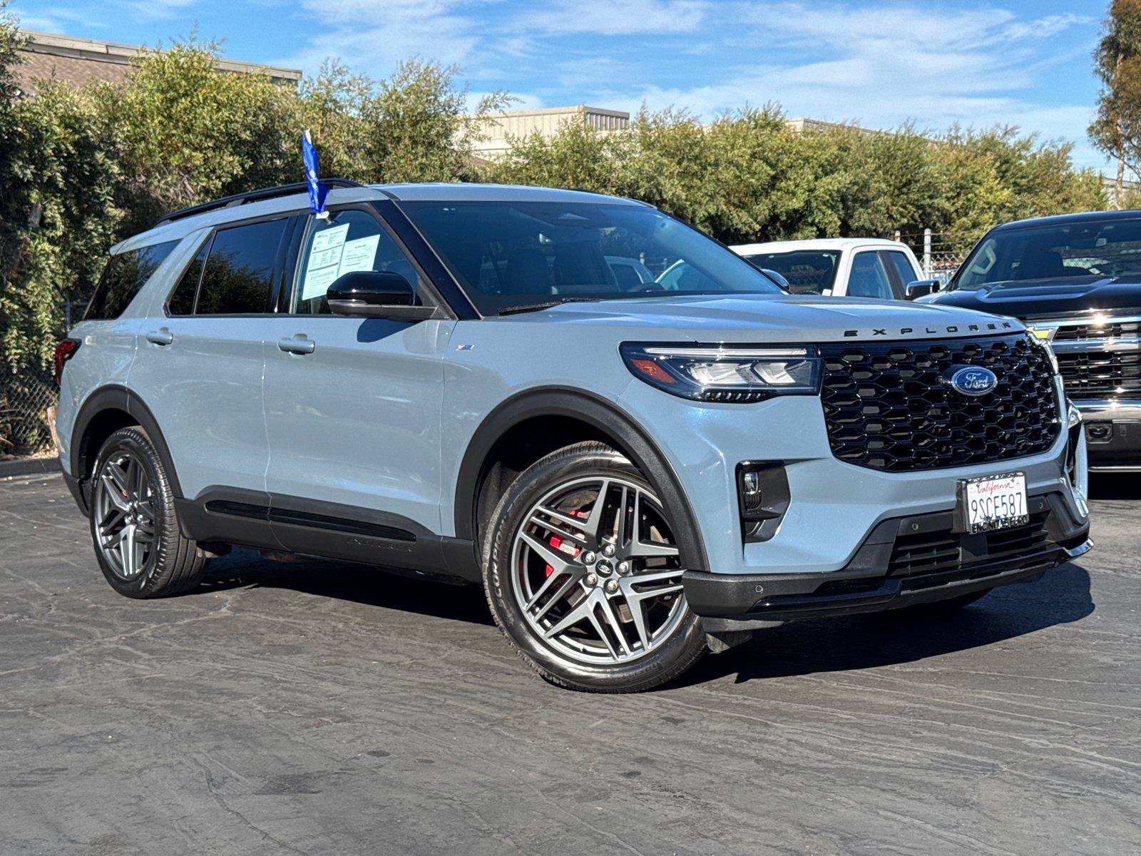 Certified 2025 Ford Explorer ST-Line w/ Premium Package RWD image 2
