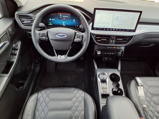 Certified 2023 Ford Escape Platinum w/ Premium Technology Package FWD image 3