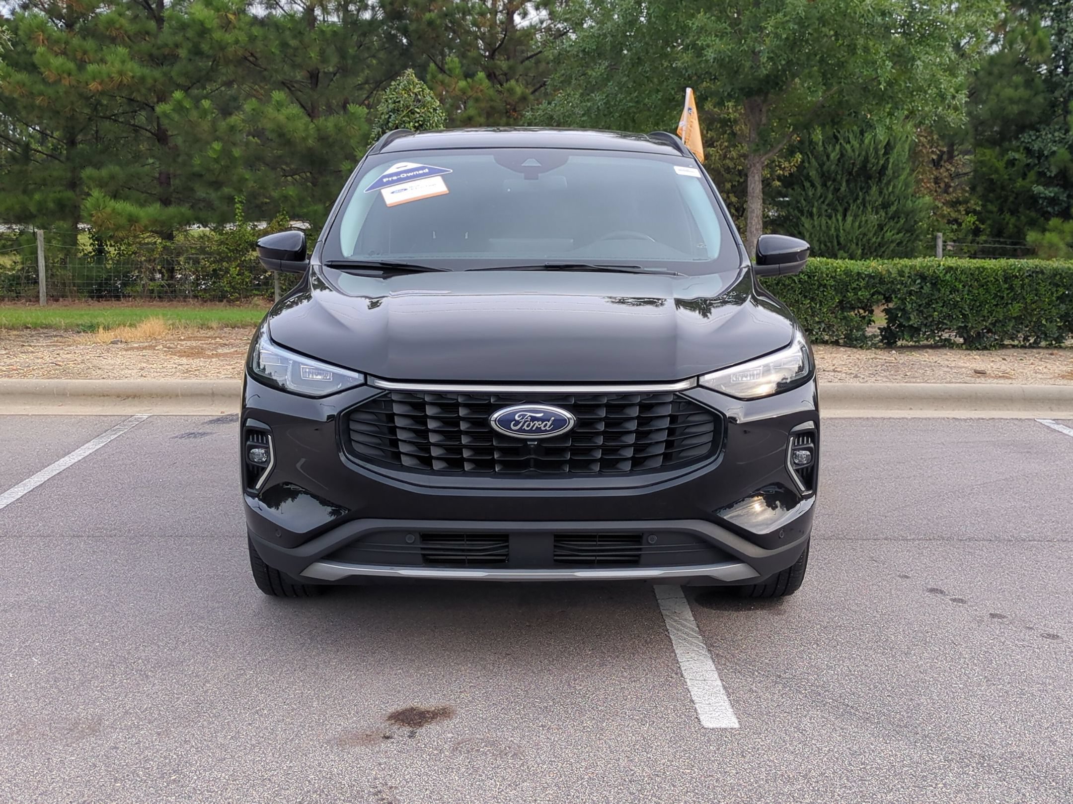 Certified 2023 Ford Escape Platinum AWD/4WD image 9