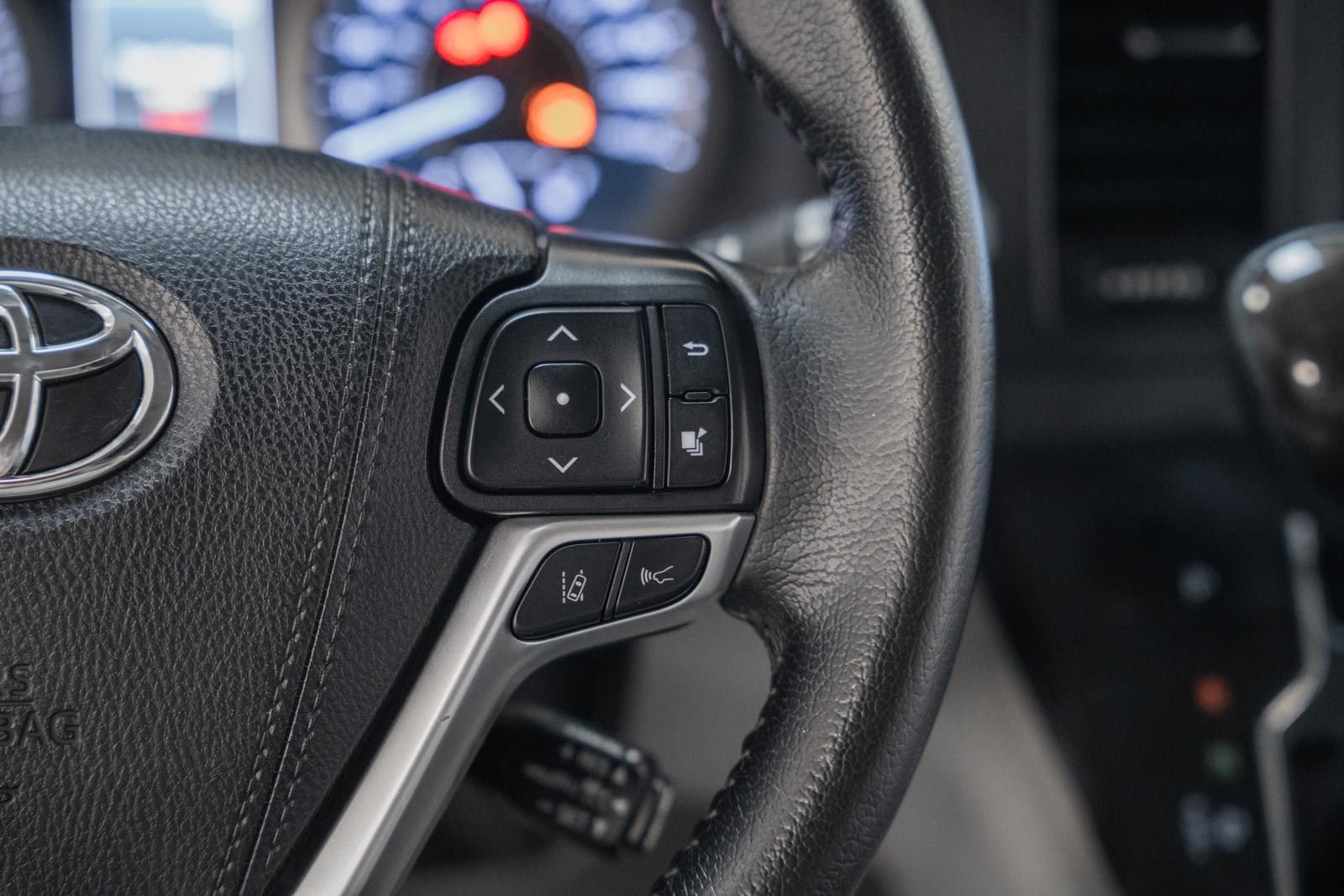 Used 2020 Toyota Sienna XLE w/ XLE Navigation Package image 34