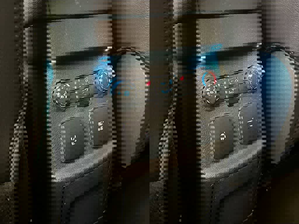 Certified 2019 Ford Explorer Limited w/ Ford Safe & Smart Package image 14