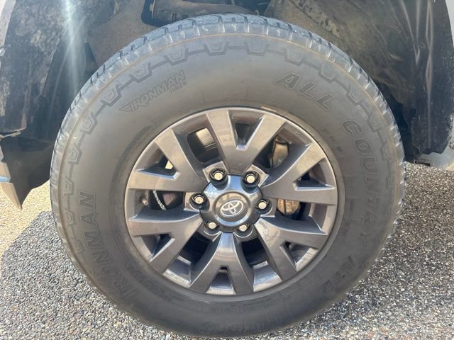Used 2020 Toyota Tacoma SR5 RWD image 7