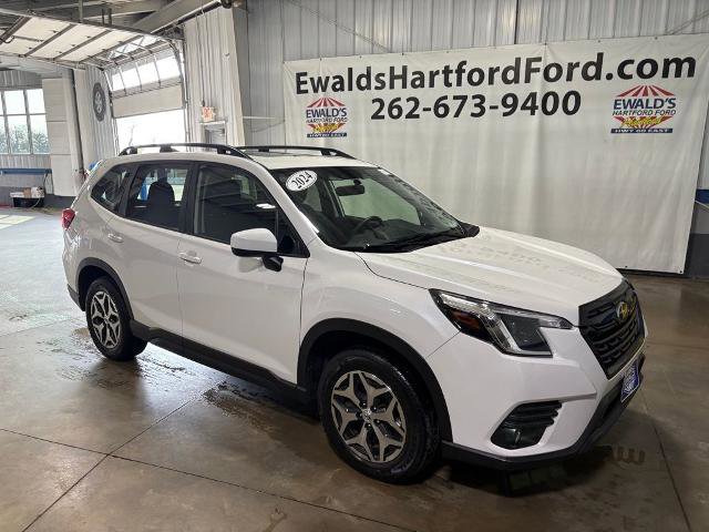 Used 2024 Subaru Forester Premium AWD/4WD image 2