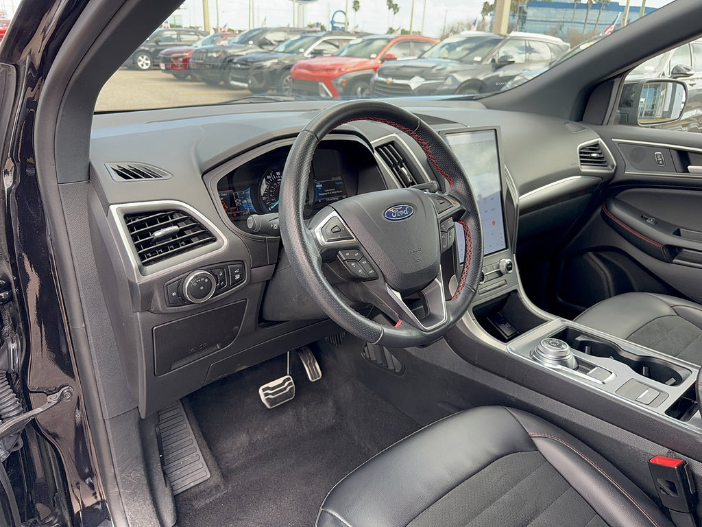 Certified 2024 Ford Edge ST-Line AWD/4WD image 11