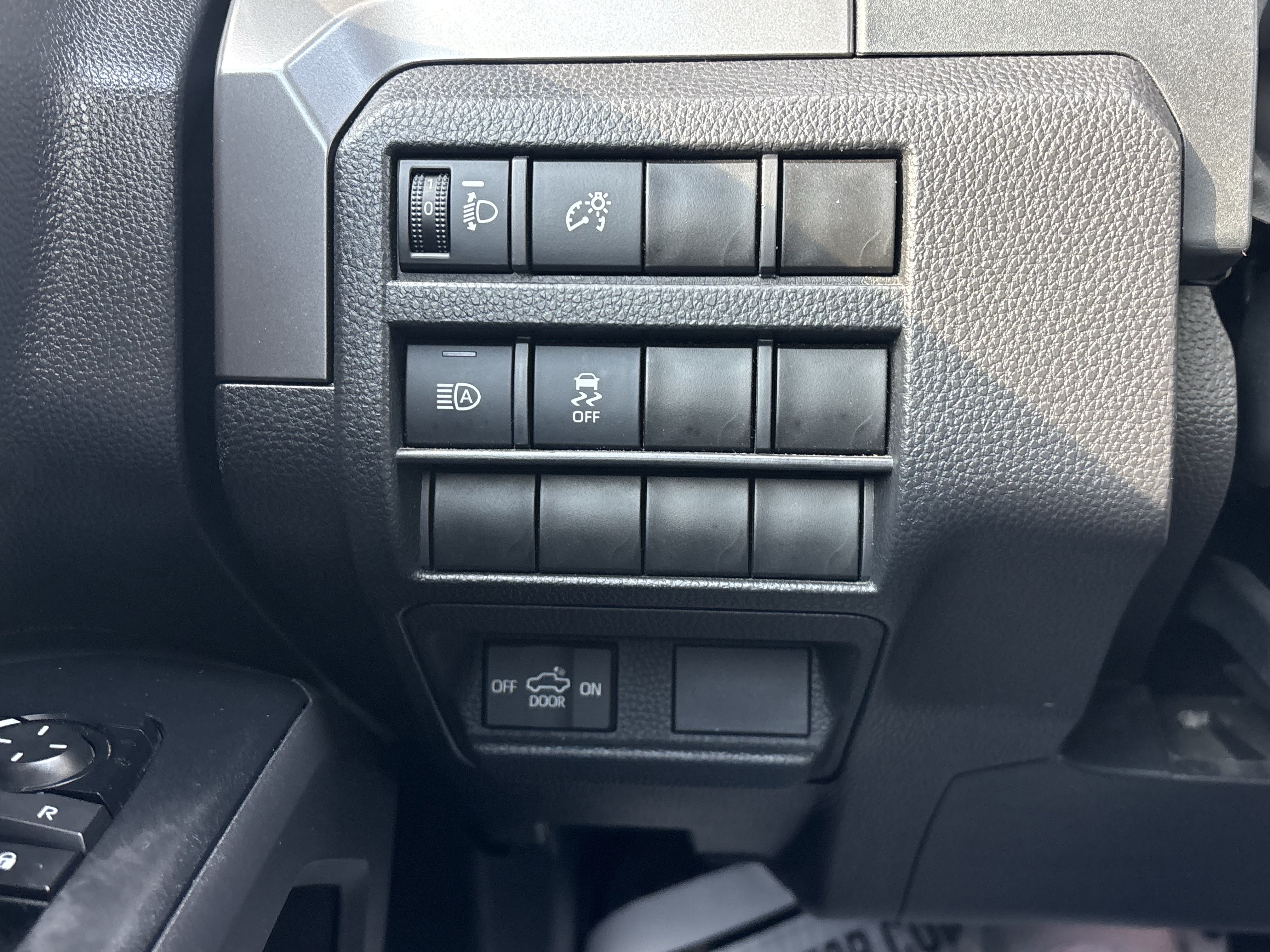 Used 2024 Toyota Tacoma TRD Sport AWD/4WD image 38