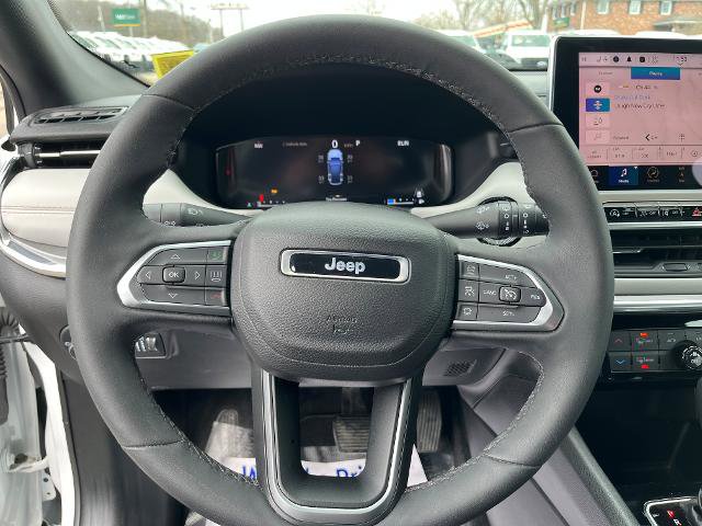 Used 2023 Jeep Compass Limited w/ Elite Group AWD/4WD image 11