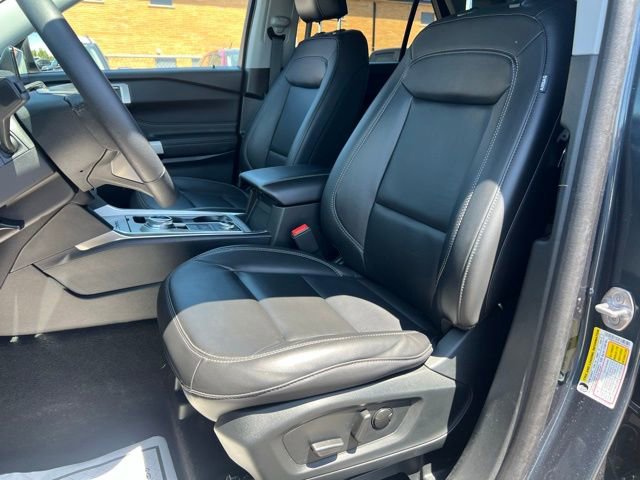 Certified 2024 Ford Explorer XLT w/ Equipment Group 202A AWD/4WD image 18