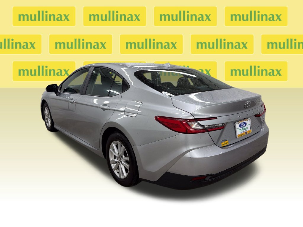 Used 2025 Toyota Camry LE FWD image 10
