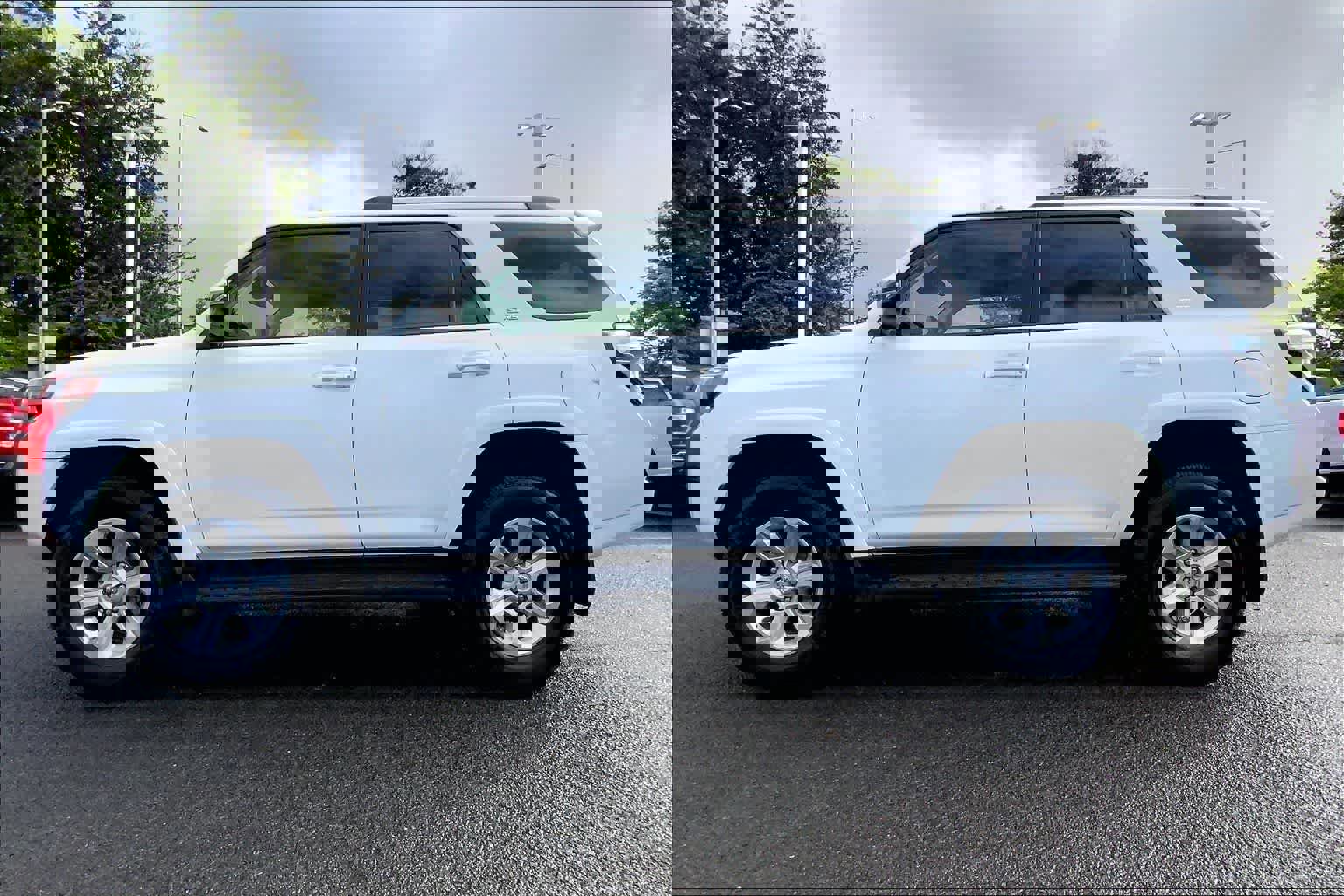 Used 2024 Toyota 4Runner SR5 Premium image 5