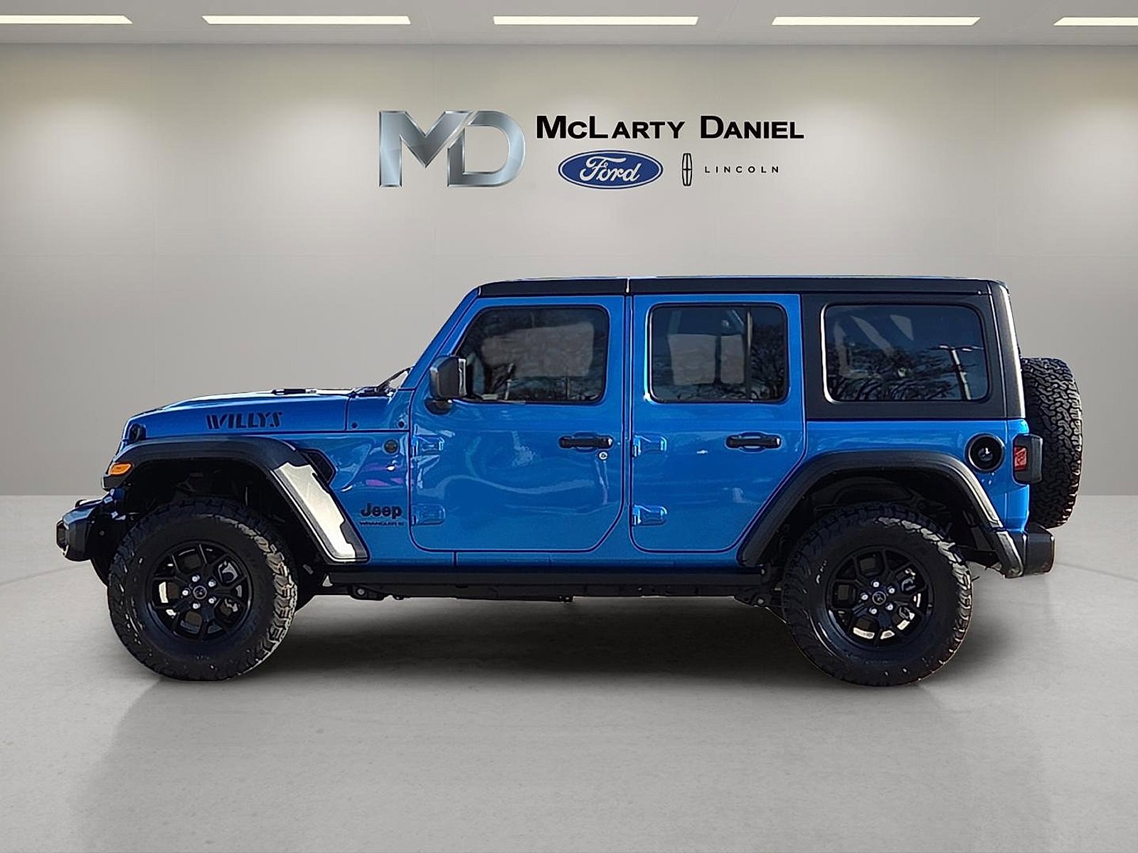 Used 2024 Jeep Wrangler Willys image 3