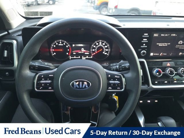 Used 2021 Kia Sorento LX image 16