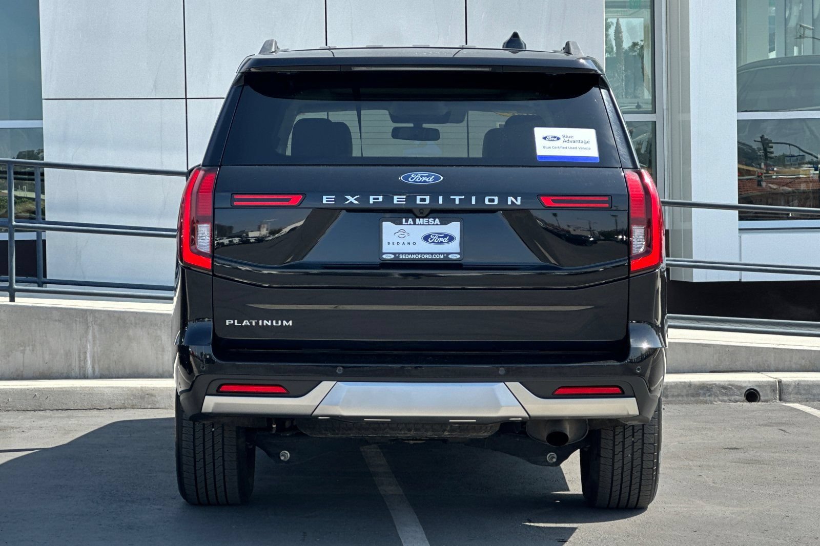 Certified 2025 Ford Expedition Platinum AWD/4WD image 4
