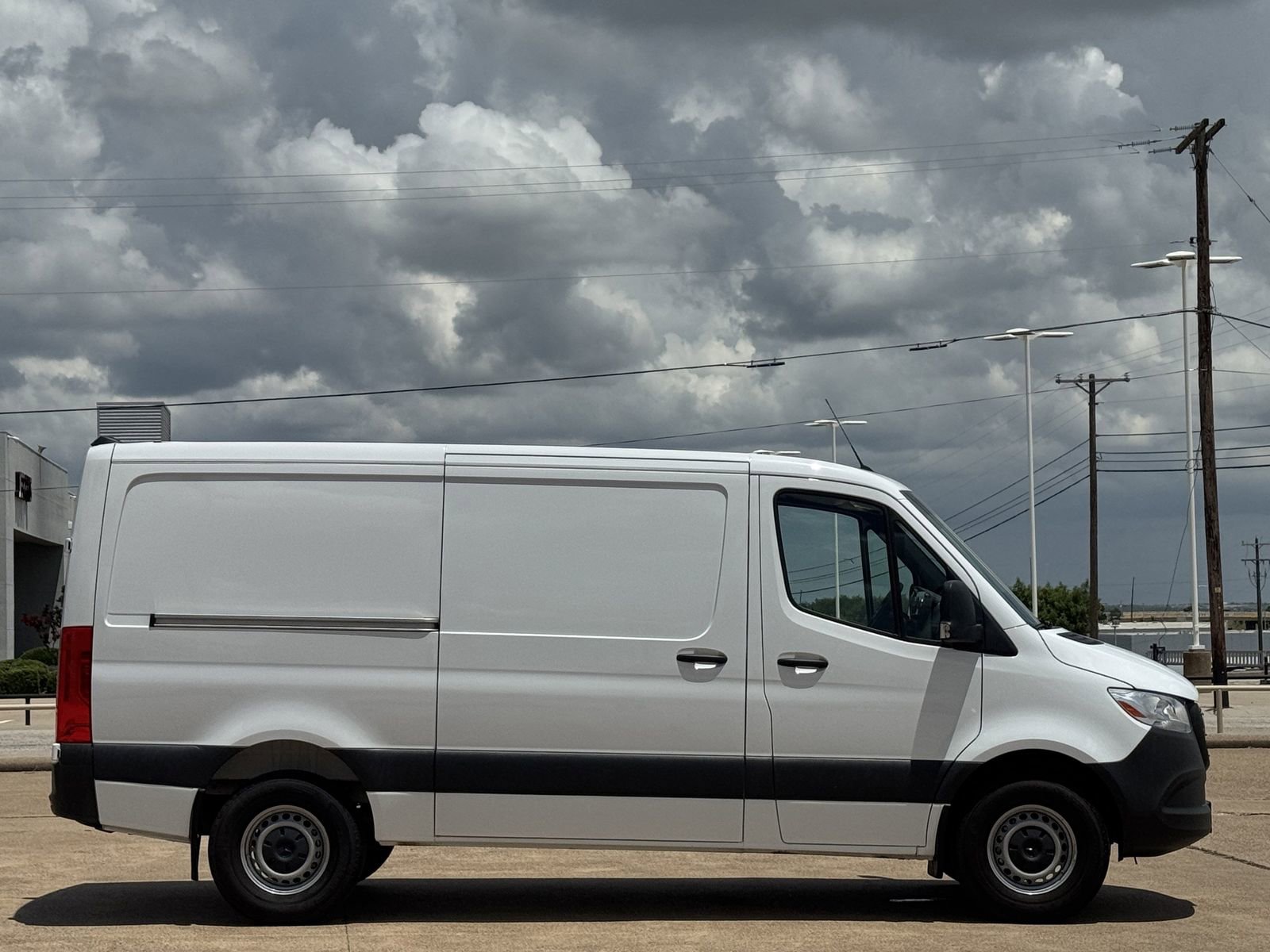 Used 2025 Mercedes-Benz Sprinter 2500 image 3