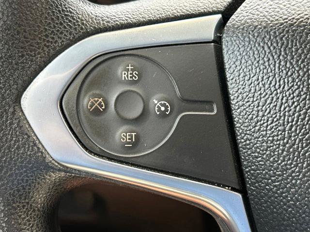 Used 2021 Chevrolet Traverse LS FWD image 24