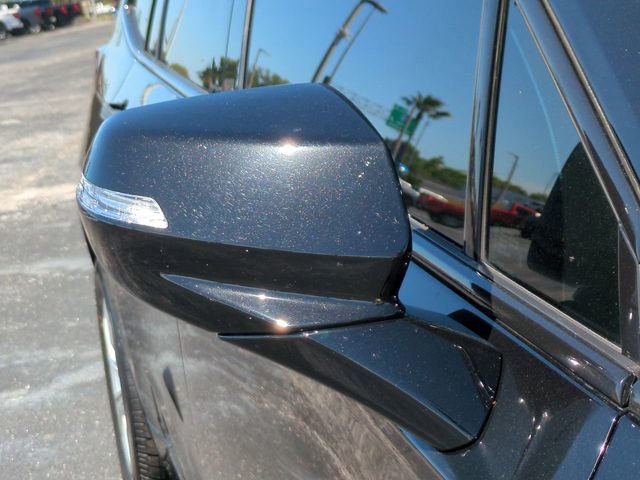 Used 2025 Cadillac XT6 Luxury image 12