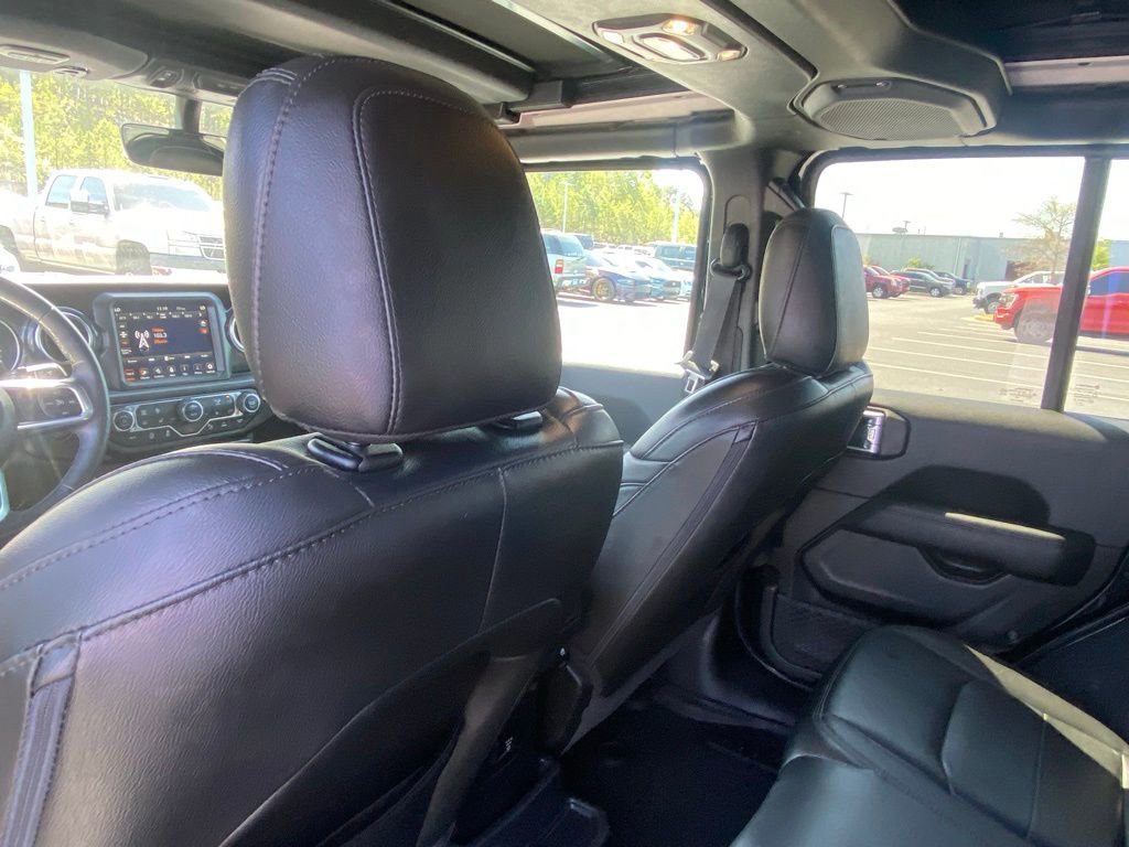 Used 2023 Jeep Wrangler Sahara AWD/4WD image 22