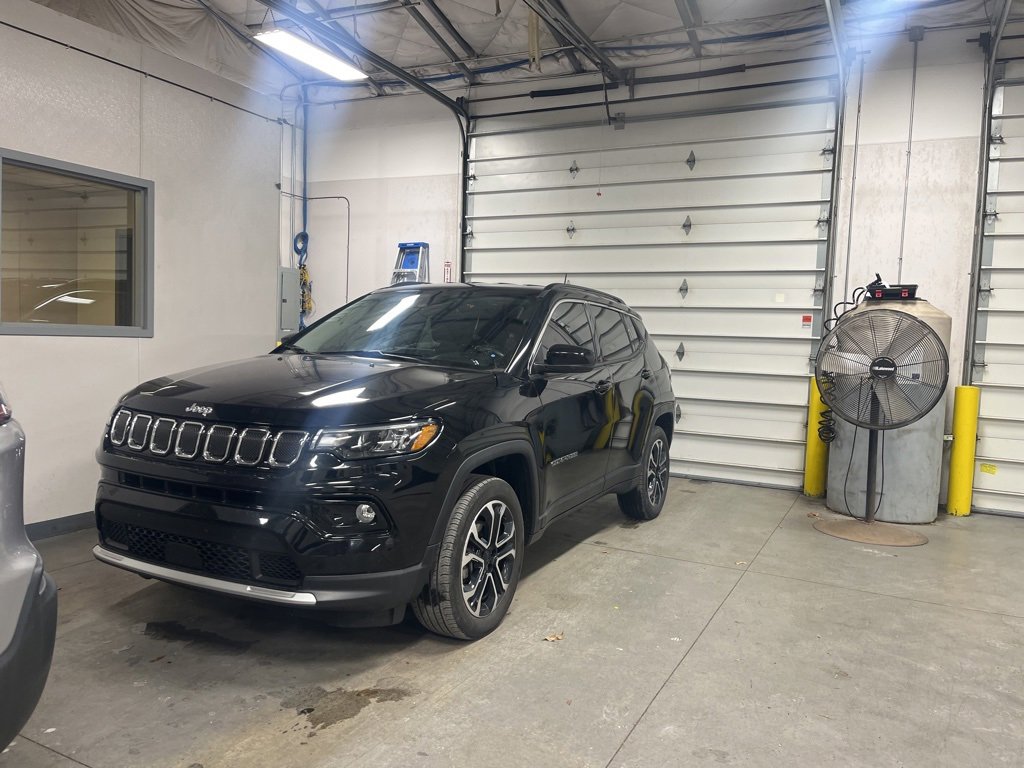 Used 2022 Jeep Compass Limited image 1