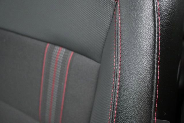 Used 2022 Chevrolet Equinox RS w/ LPO, Floor Liner Package FWD image 13