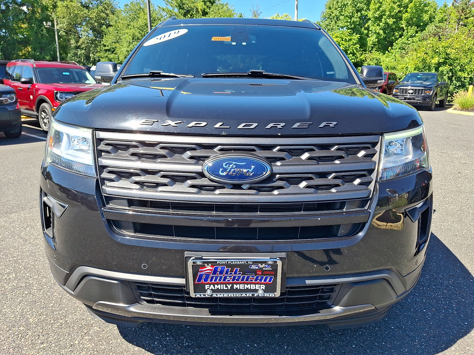 Certified 2019 Ford Explorer XLT w/ Equipment Group 202A AWD/4WD image 3