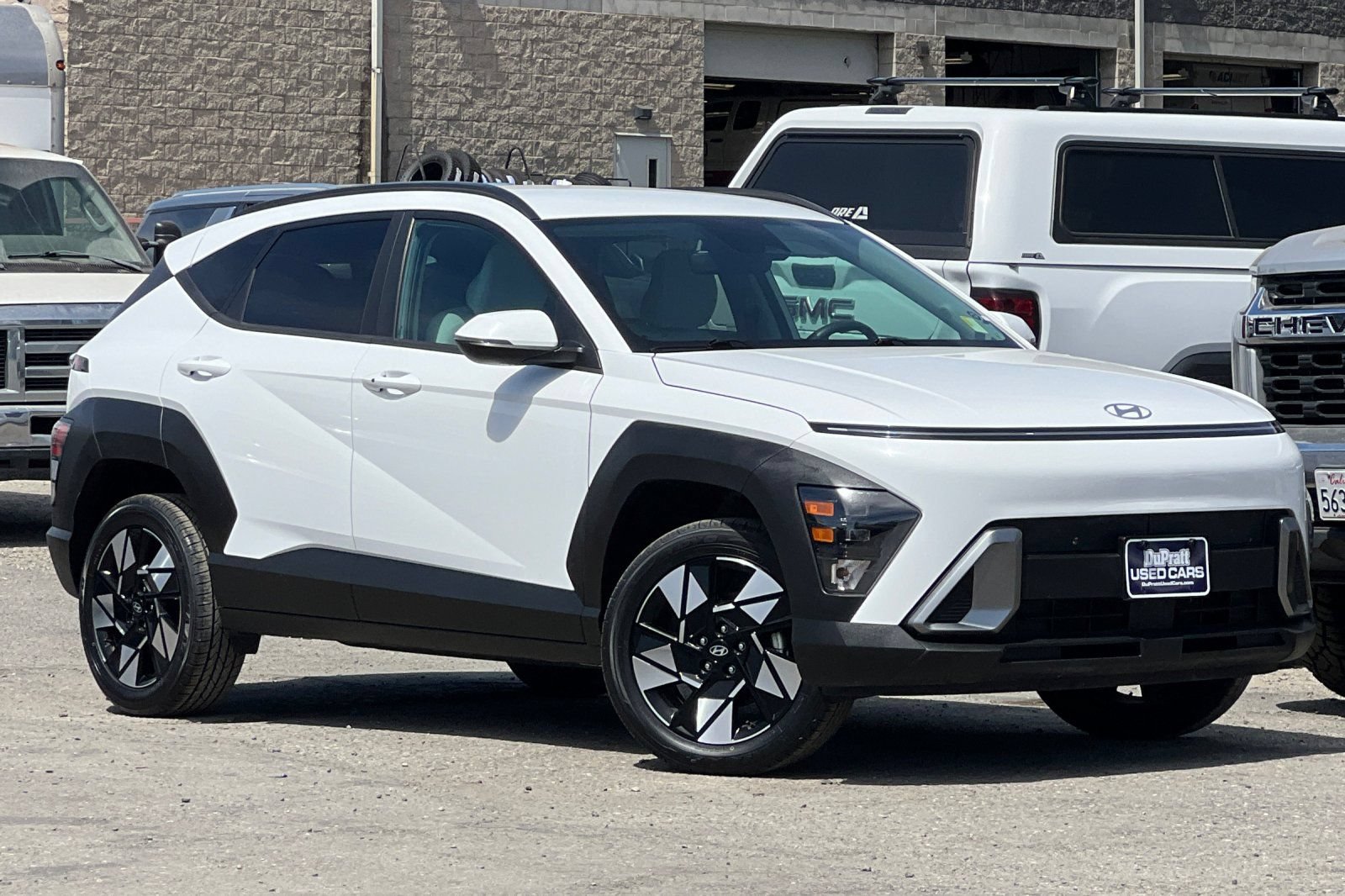 Used 2024 Hyundai Kona SEL AWD/4WD image 2