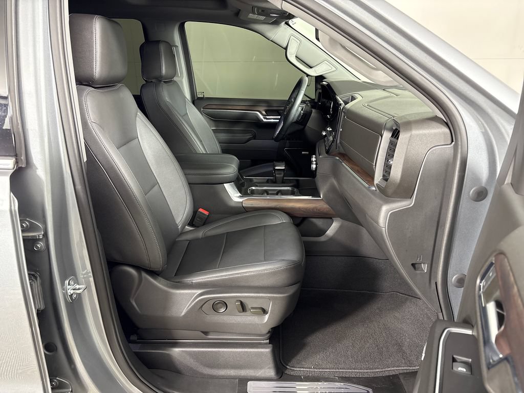 Used 2023 GMC Sierra 1500 SLT AWD/4WD image 6