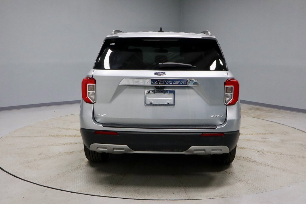 Certified 2022 Ford Explorer XLT w/ Equipment Group 202A image 4