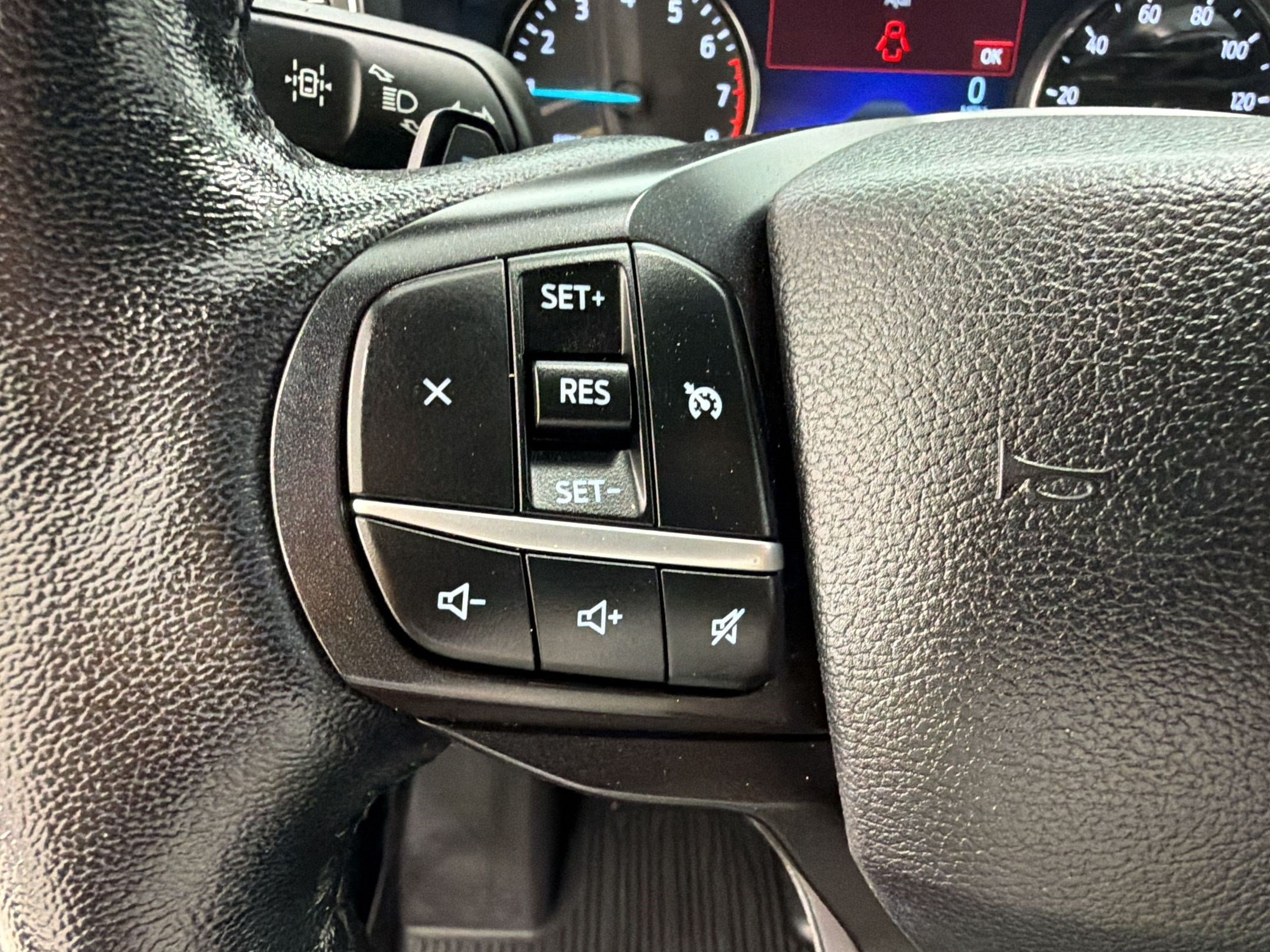 Certified 2020 Ford Explorer XLT w/ Equipment Group 202A AWD/4WD image 17