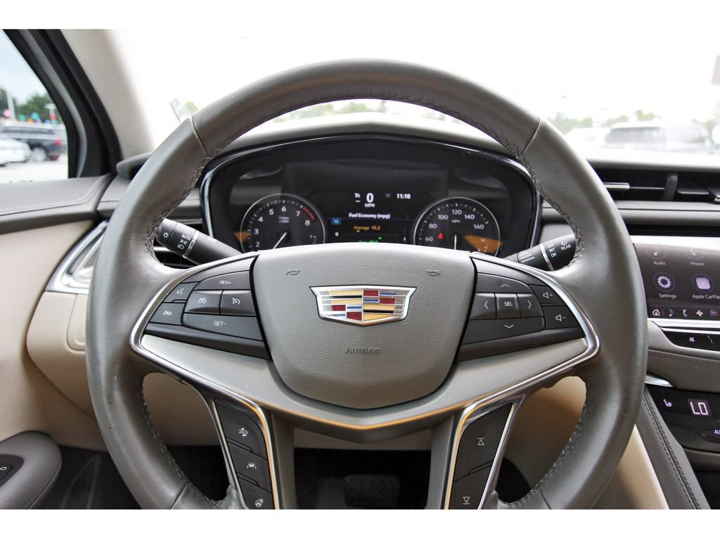 Used 2021 Cadillac XT5 Premium Luxury FWD image 16