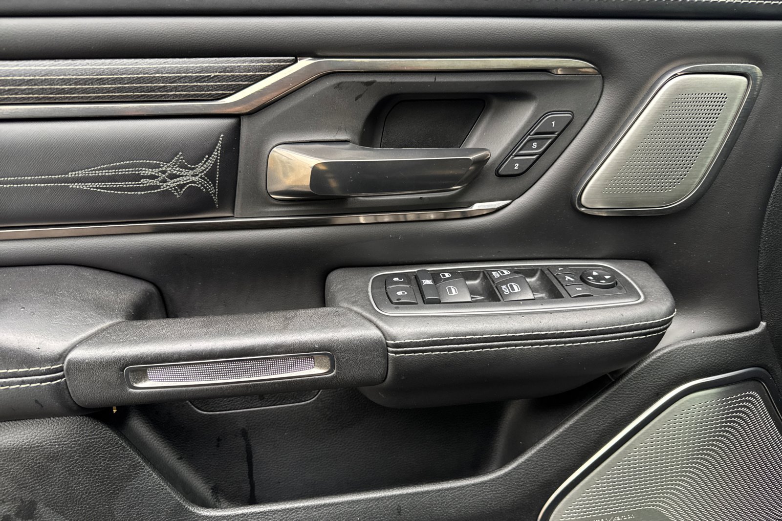 Used 2020 RAM 1500 Limited AWD/4WD image 11