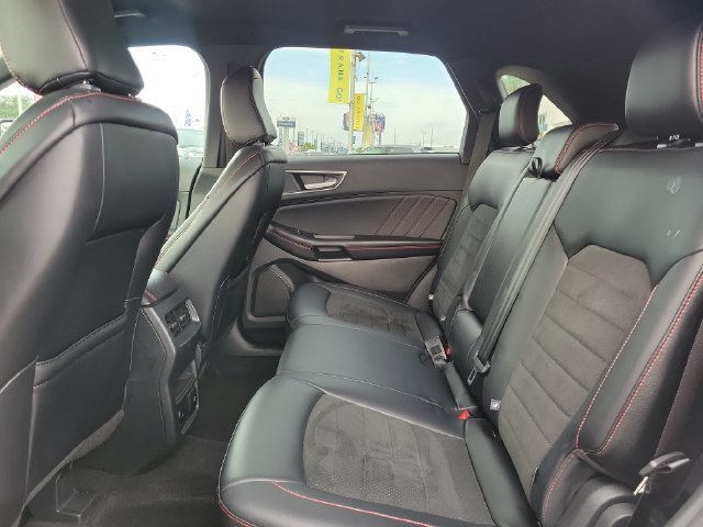 Certified 2024 Ford Edge ST-Line AWD/4WD image 10