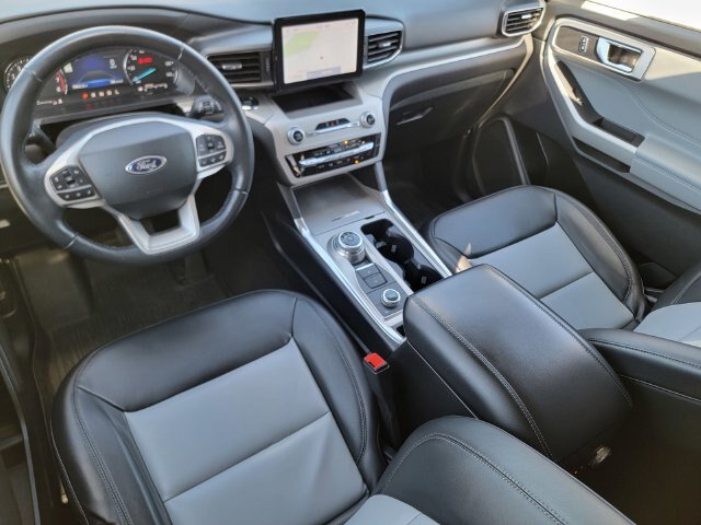 Certified 2022 Ford Explorer XLT w/ Equipment Group 202A AWD/4WD image 39