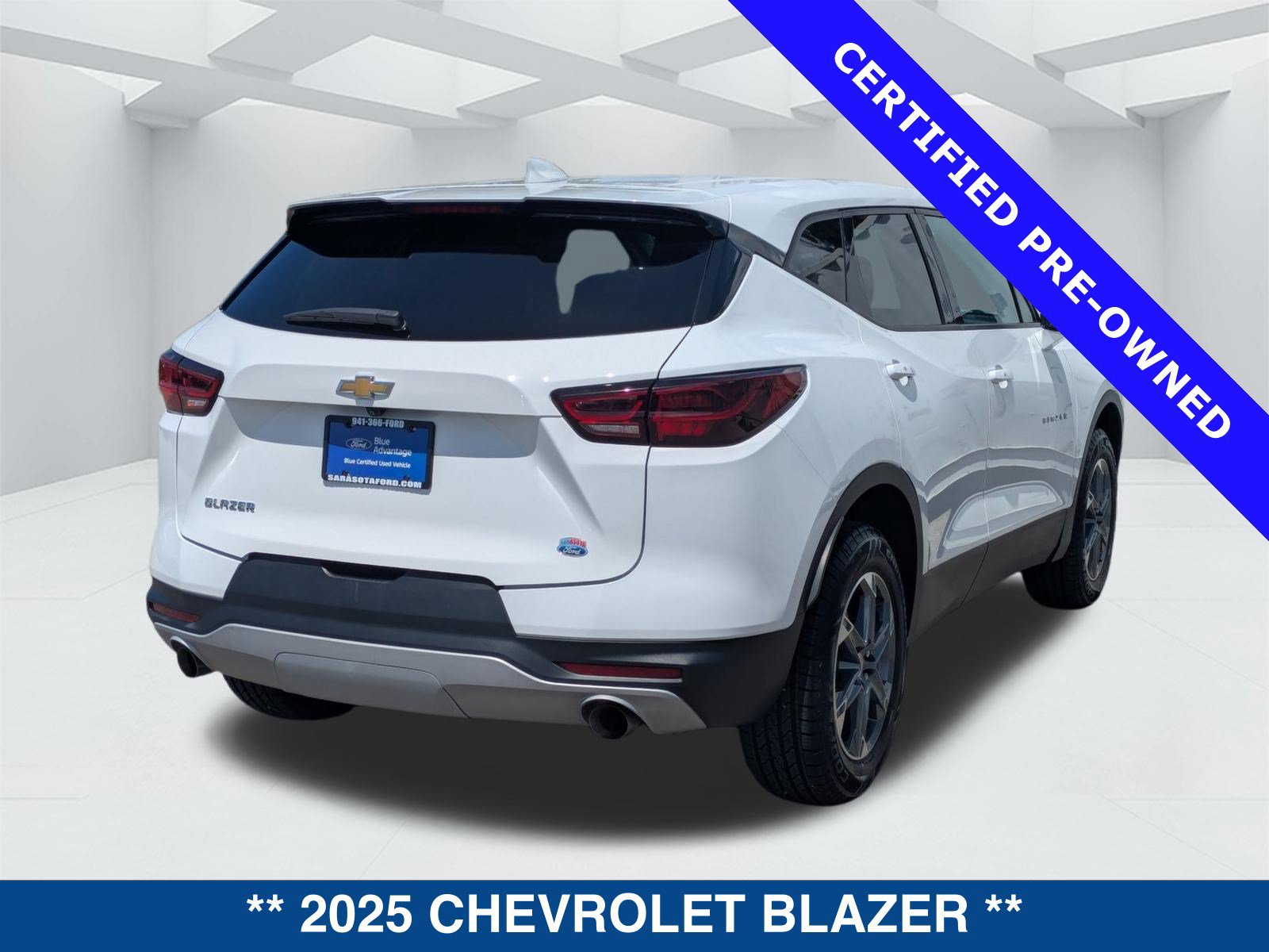 Used 2025 Chevrolet Blazer LT FWD image 5