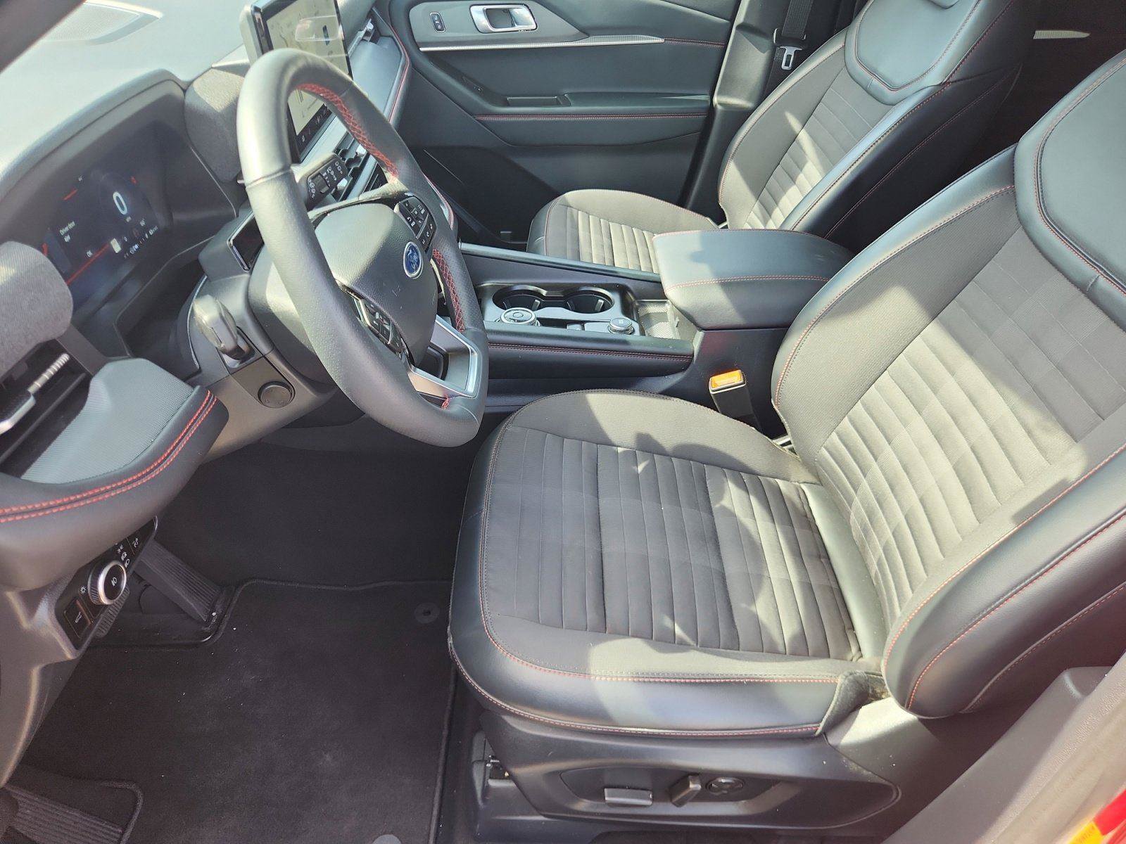 Certified 2025 Ford Explorer ST-Line w/ Premium Package AWD/4WD image 10