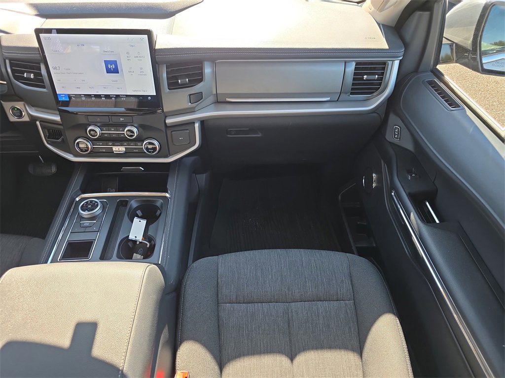 Certified 2023 Ford Expedition Max XLT image 17