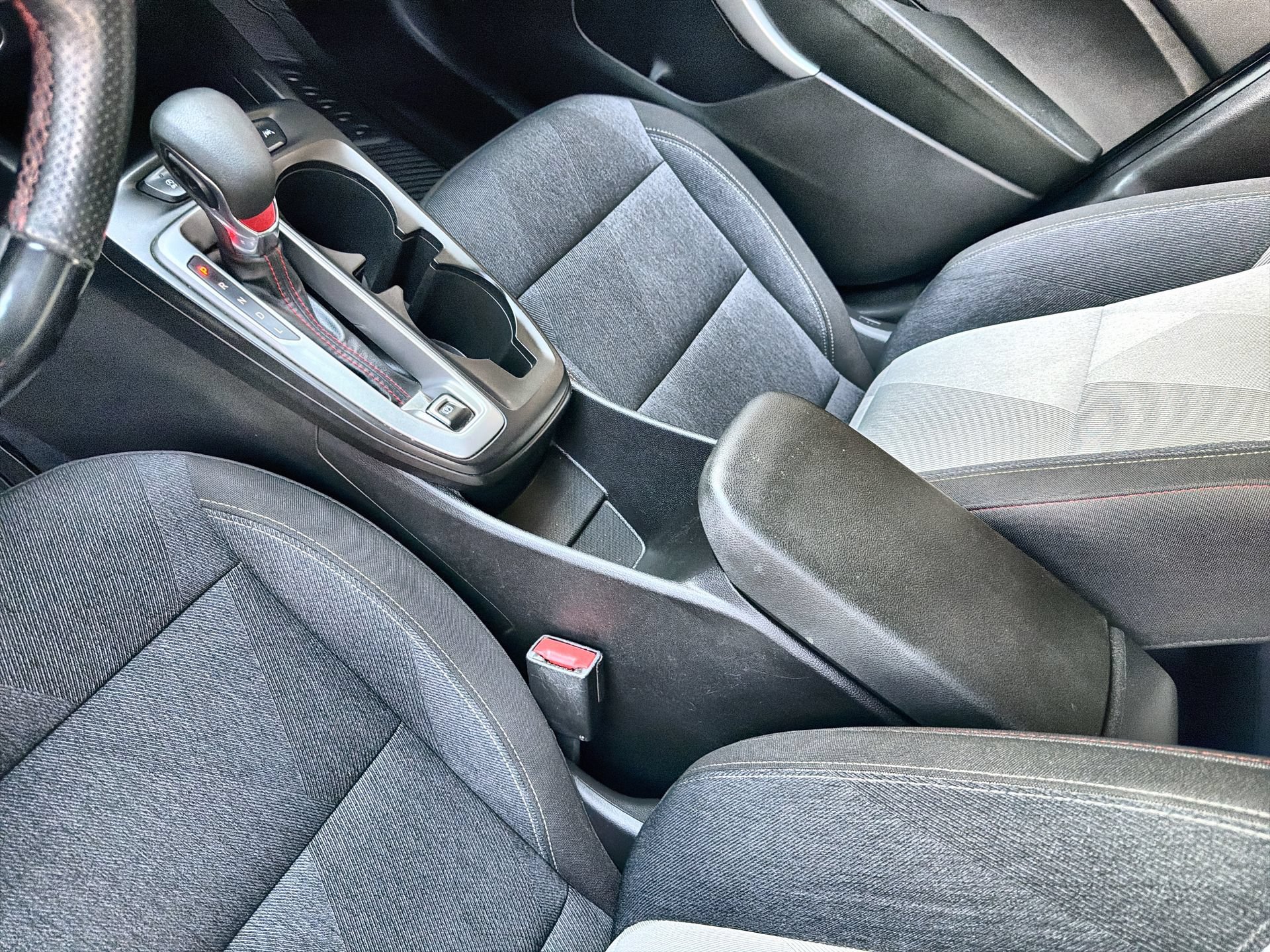 Used 2024 Chevrolet Trax RS w/ Sunroof Package FWD image 21
