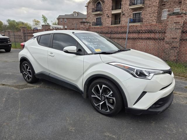 Used 2018 Toyota C-HR XLE image 3