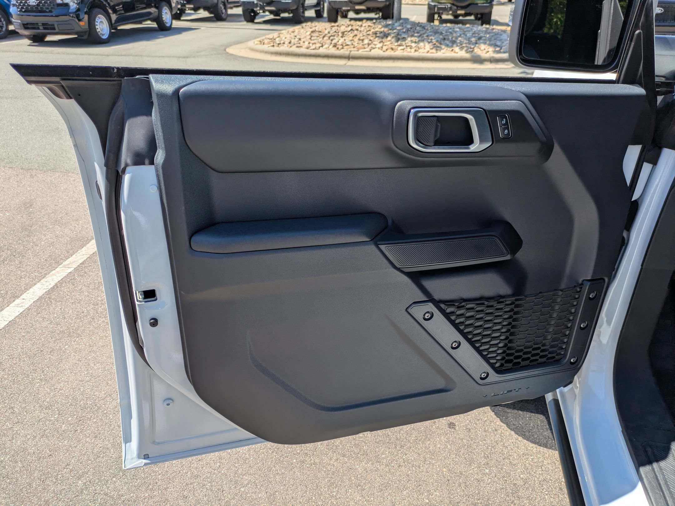 Certified 2025 Ford Bronco Badlands AWD/4WD image 16