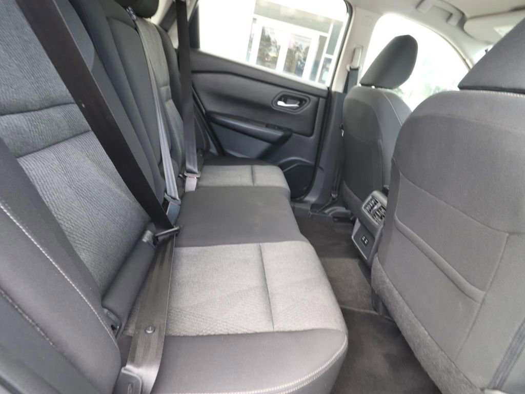 Used 2024 Nissan Rogue SV AWD/4WD image 22