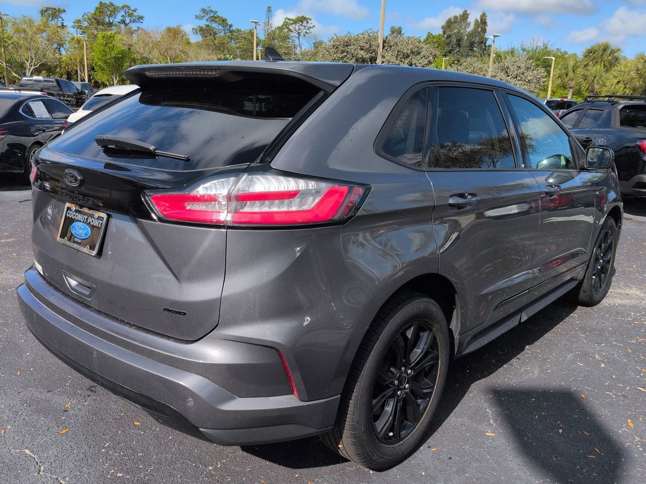 Certified 2022 Ford Edge SE w/ Black Appearance Package image 5