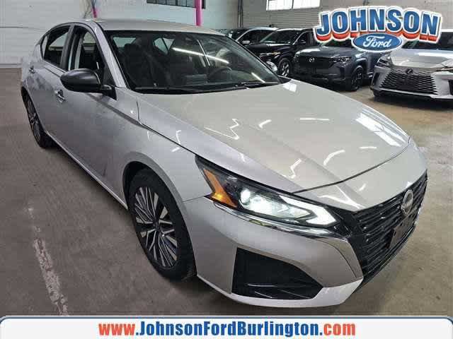 Used 2024 Nissan Altima 2.5 SV FWD image 1