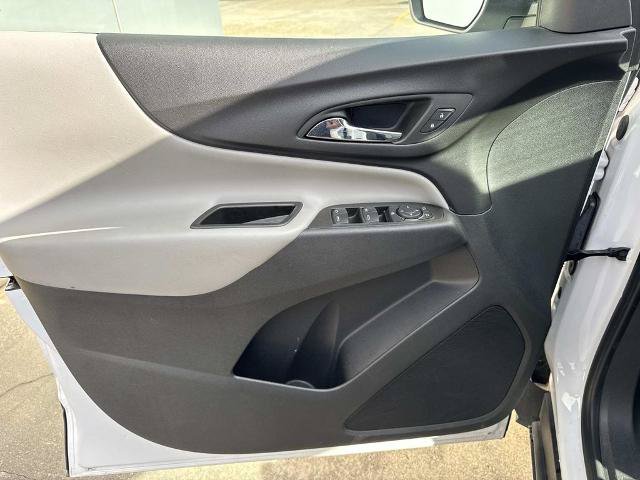 Used 2023 Chevrolet Equinox LS w/ LS Convenience Package FWD image 17