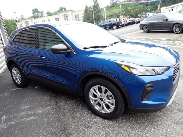 Certified 2023 Ford Escape Active w/ Tech Pack #1 FWD image 11
