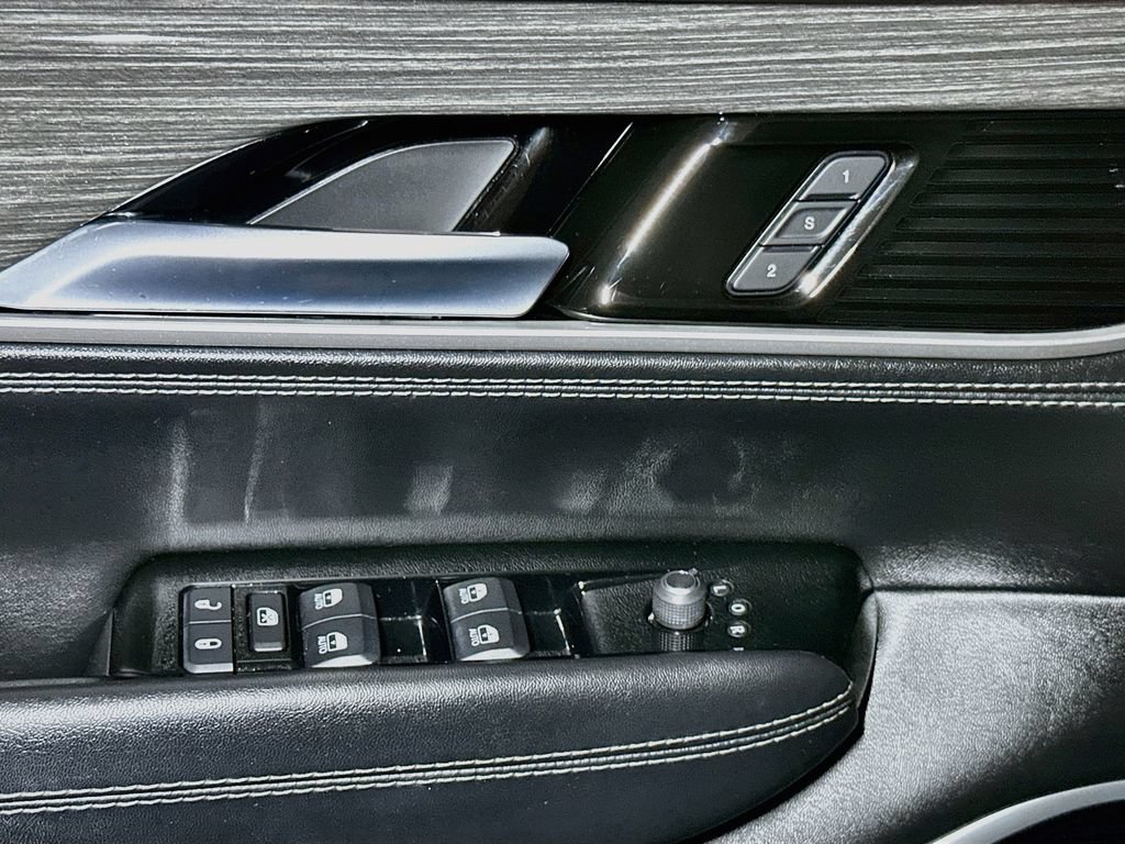 Used 2022 Jeep Wagoneer Series III w/ Premium Group I AWD/4WD image 18