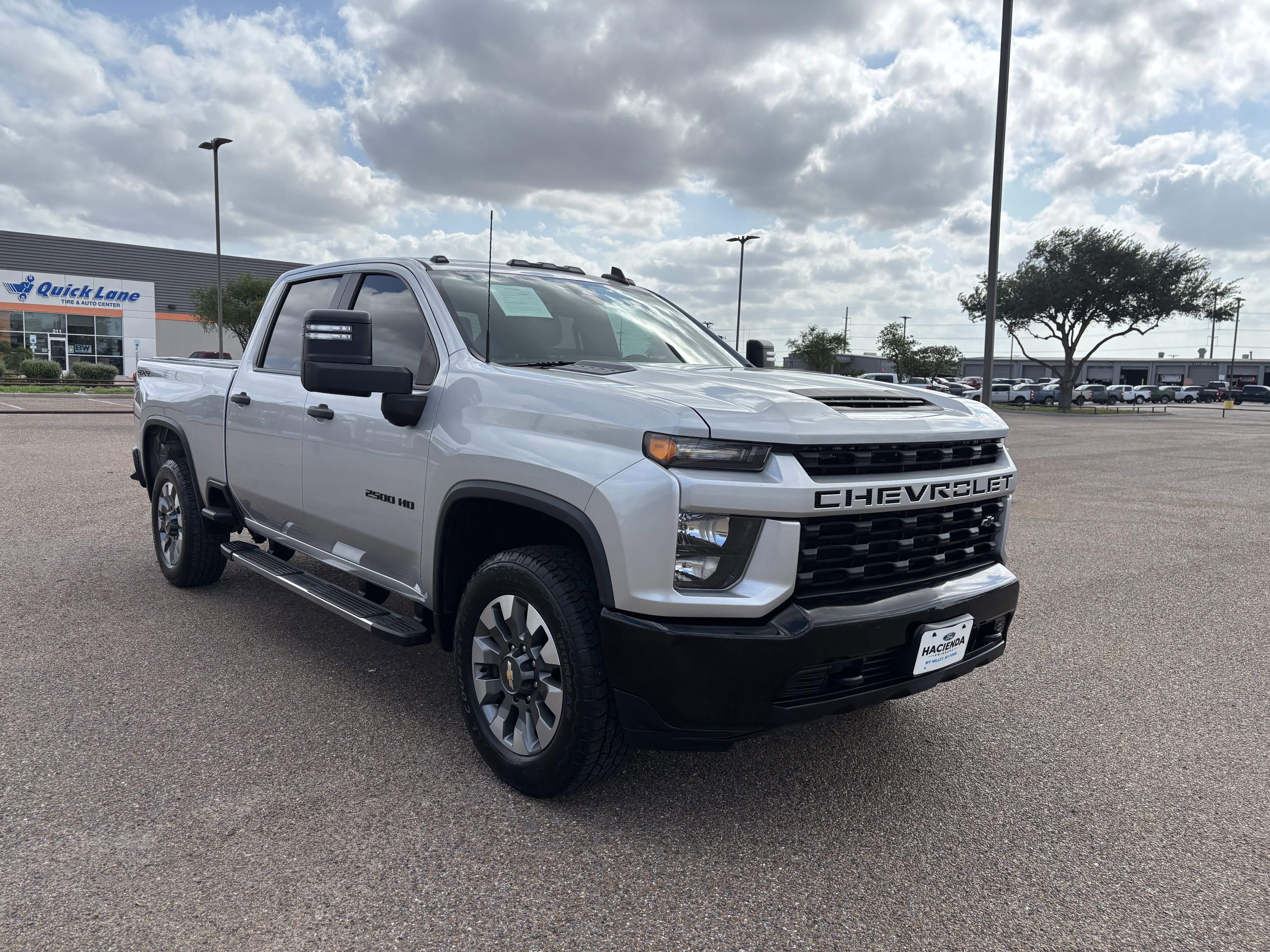 Used 2022 Chevrolet Silverado 2500 Custom w/ Custom Value Package image 6