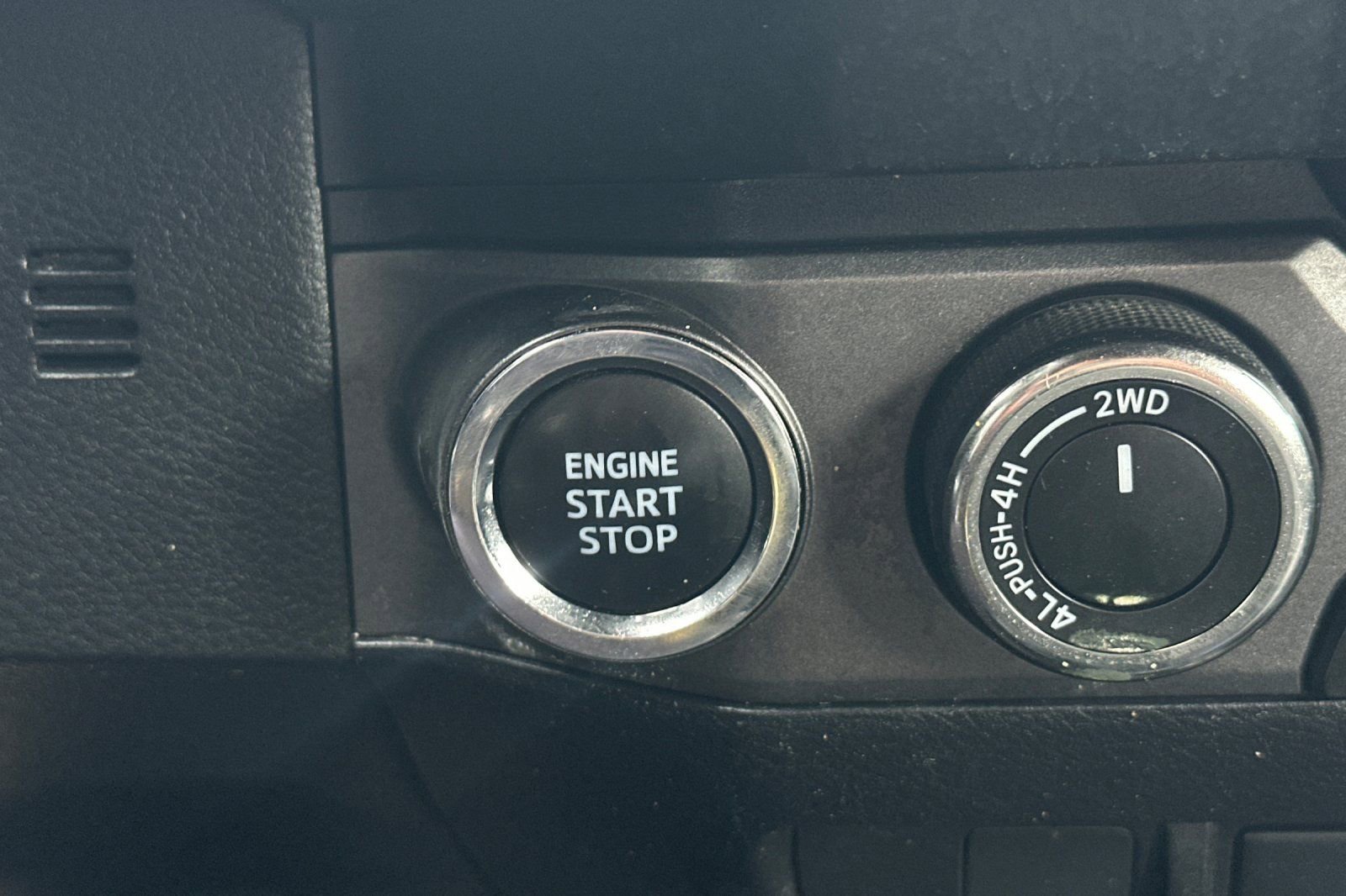 Used 2023 Toyota Tacoma TRD Off-Road AWD/4WD image 20