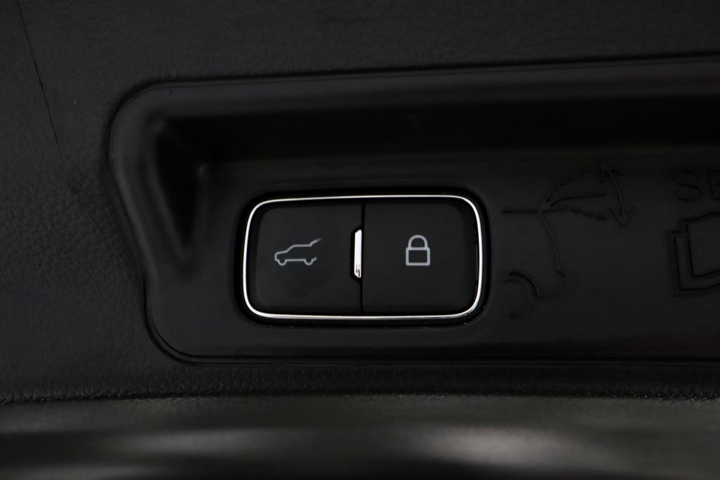 Certified 2025 Ford Explorer Active AWD/4WD image 16