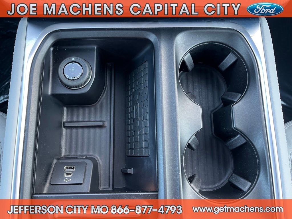 Certified 2025 Ford Expedition Max Platinum image 18