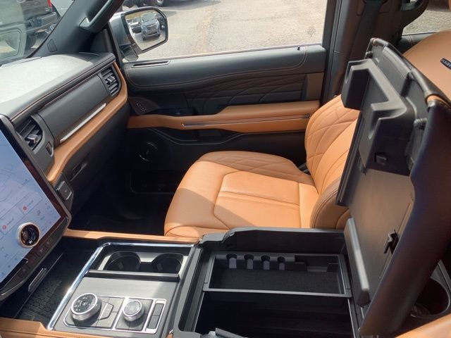 Certified 2024 Ford Expedition Platinum image 37